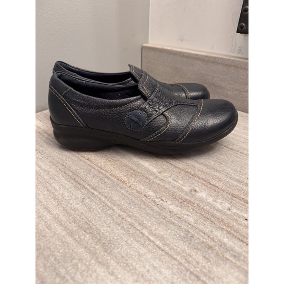 Clark's In Motion Women's Sz 10 Navy Blue Leather Slip On Shoes Loafers - Picture 1 of 8